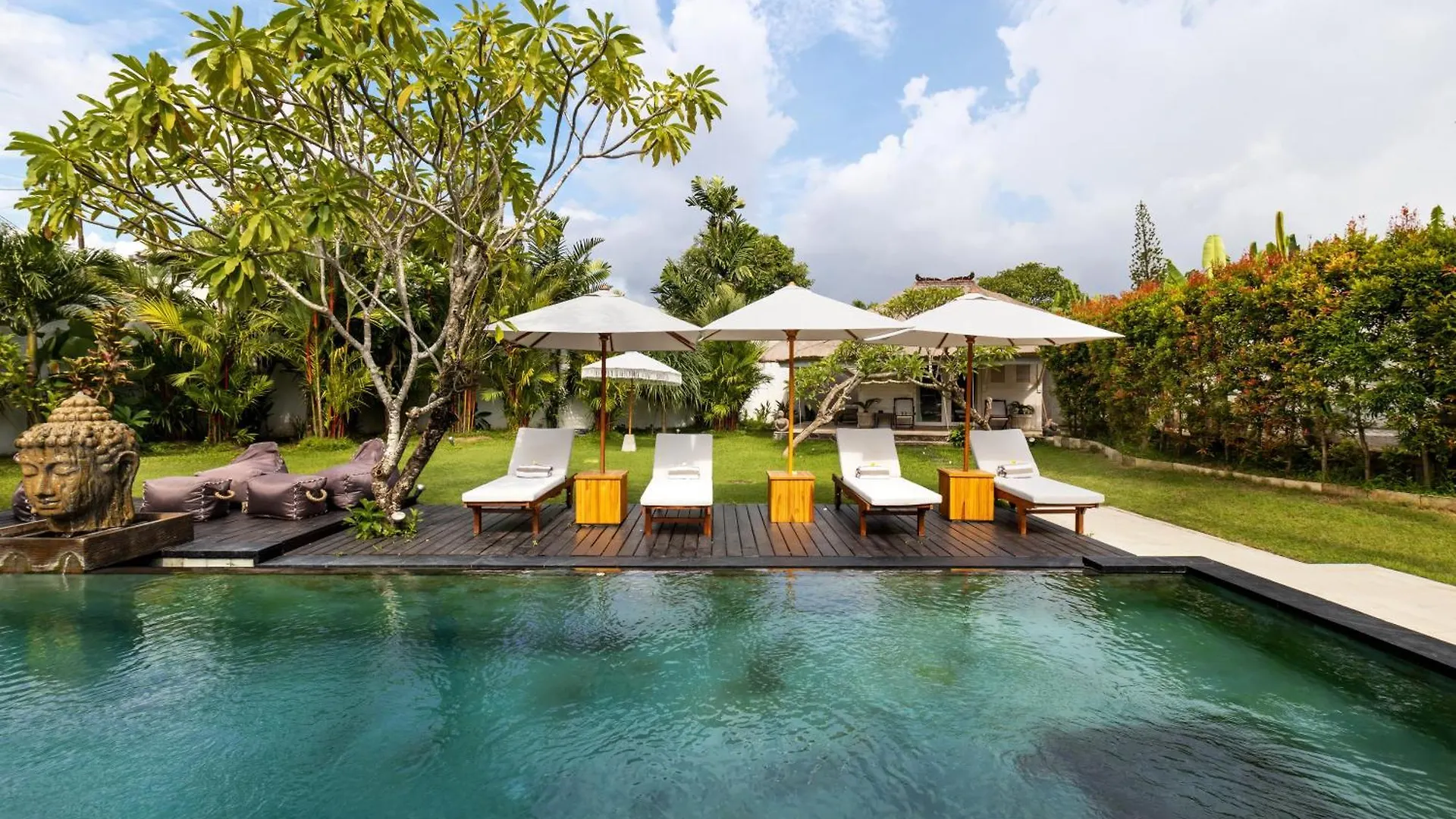 Palm Merah Villa Umalas
