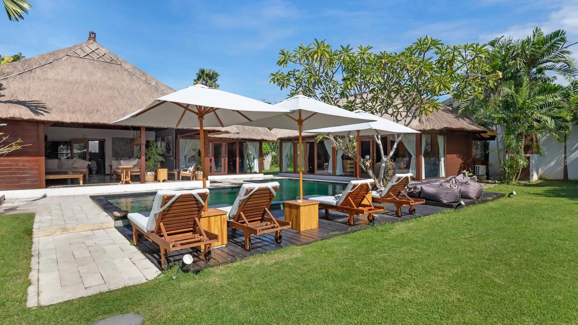 Palm Merah Villa Umalas